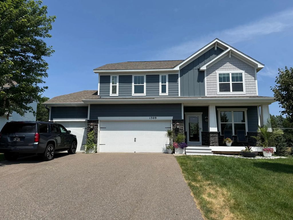 1309 Shadow Creek Curve, Eagan