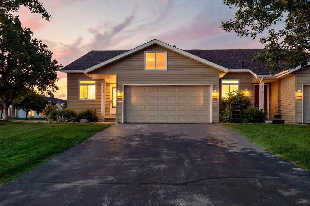 4244 Jarmann Lane, Shakopee