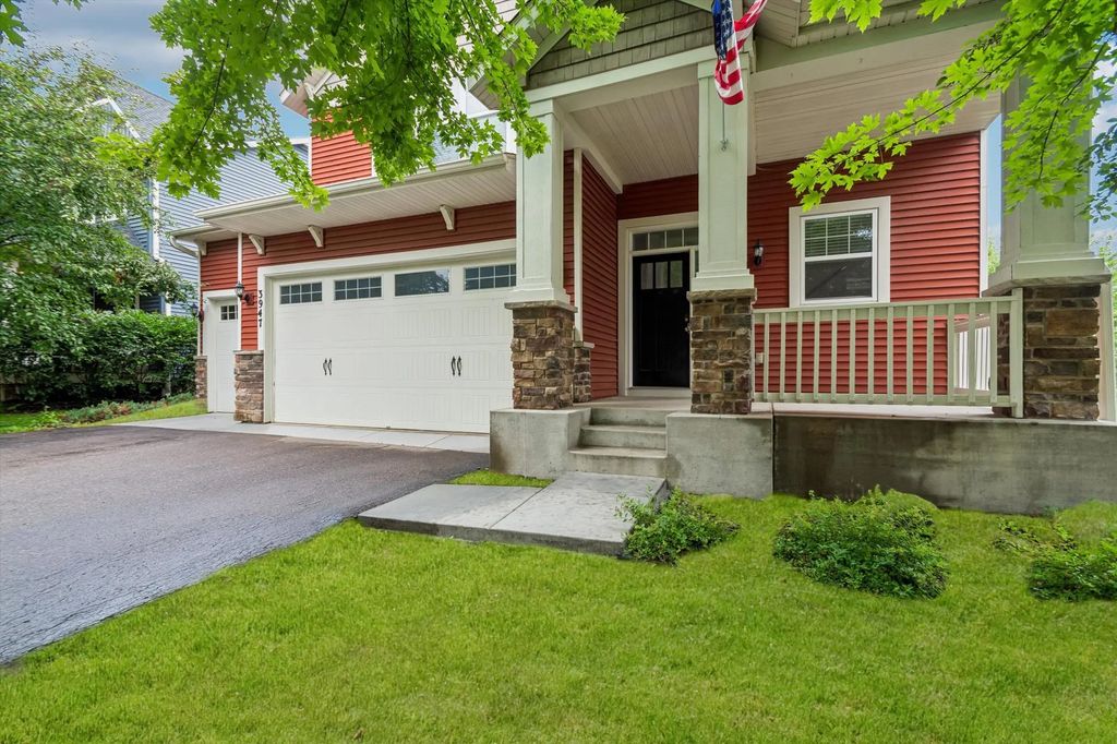 3947 Valencia Lane, Chaska