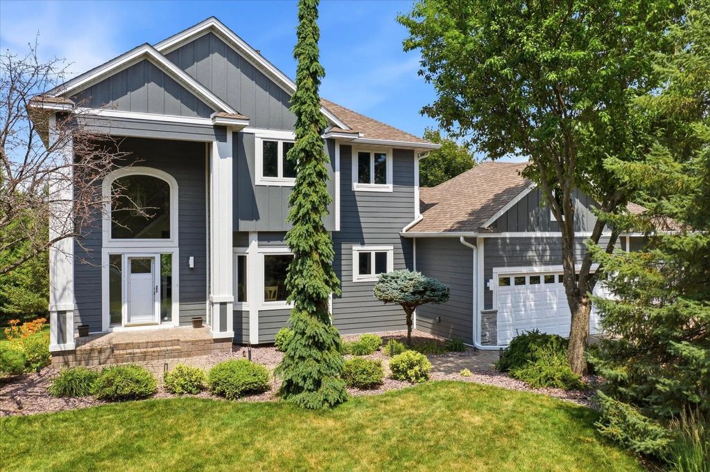 5668 94th Avenue N, Greenfield