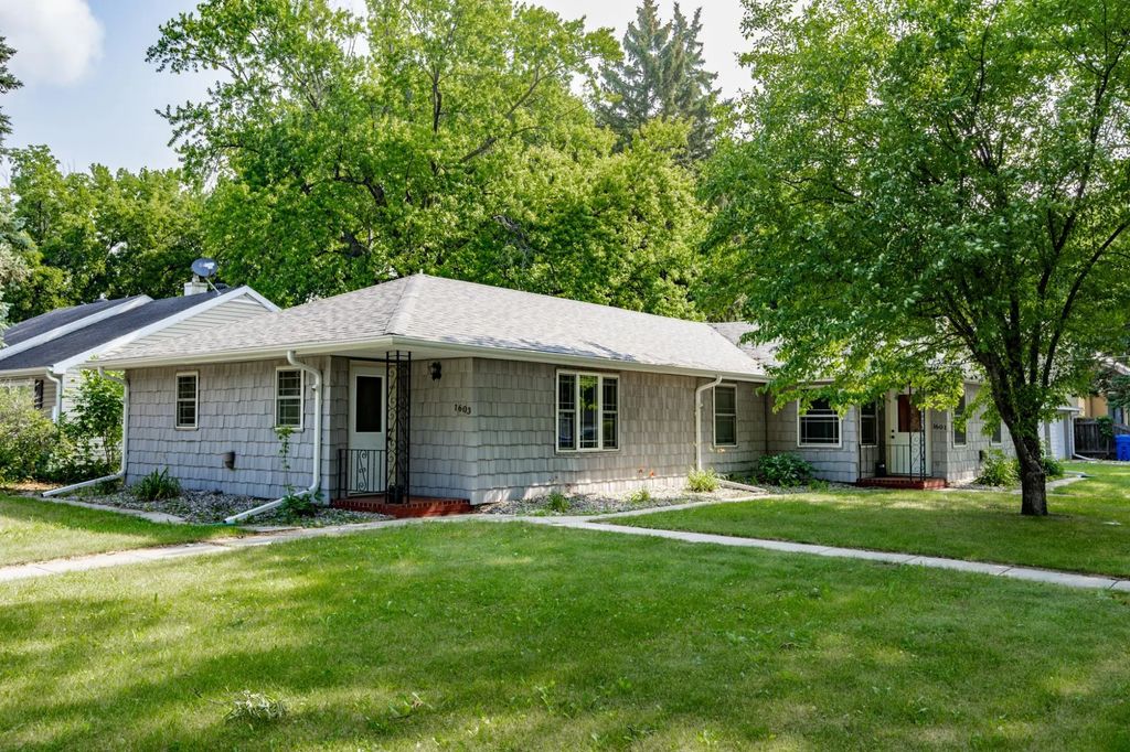 1601-1603 Broadway N, Fargo