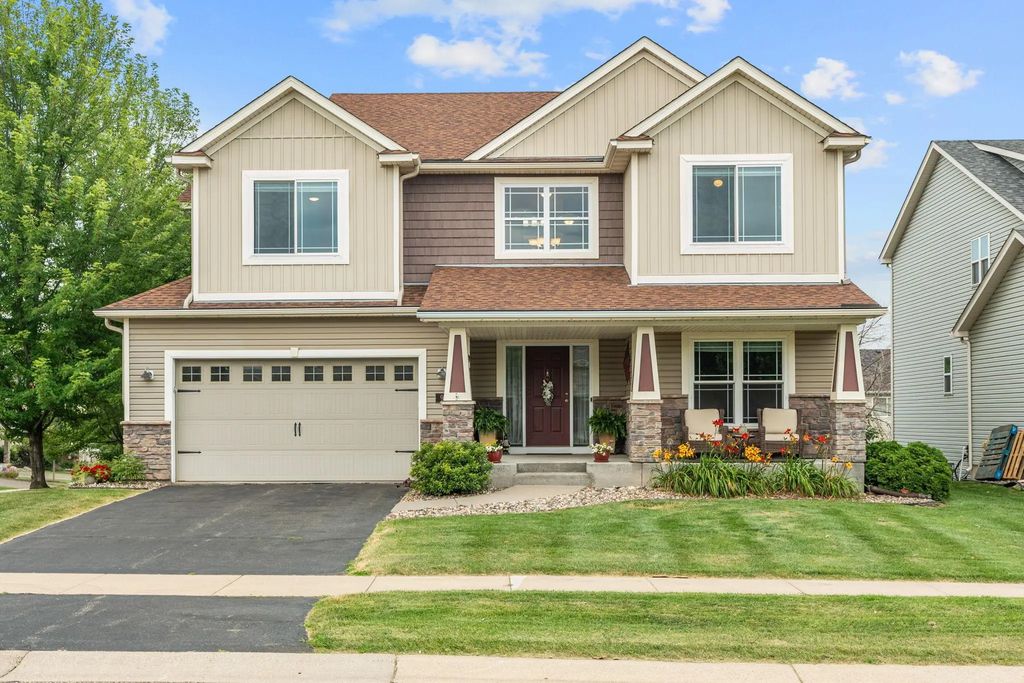 950 Drew Drive, Woodbury