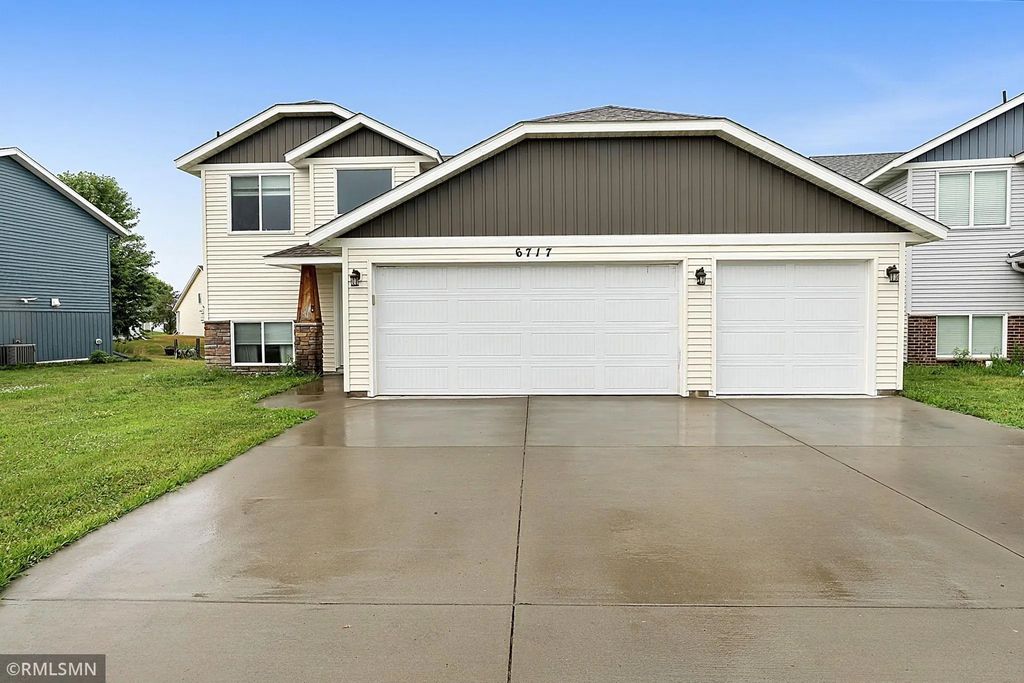 6717 Yosemite Street, St Cloud