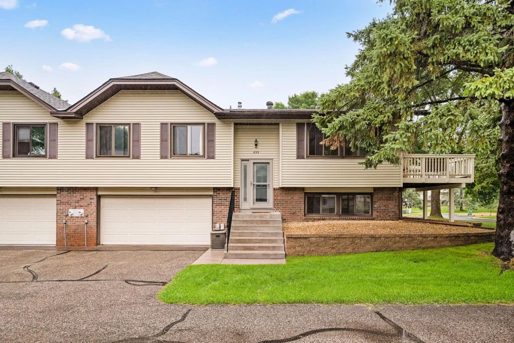 899 Lawnview Avenue, Shoreview