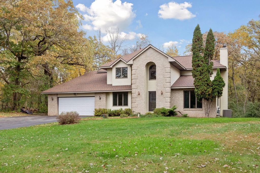 230 Plainview Drive, River Falls