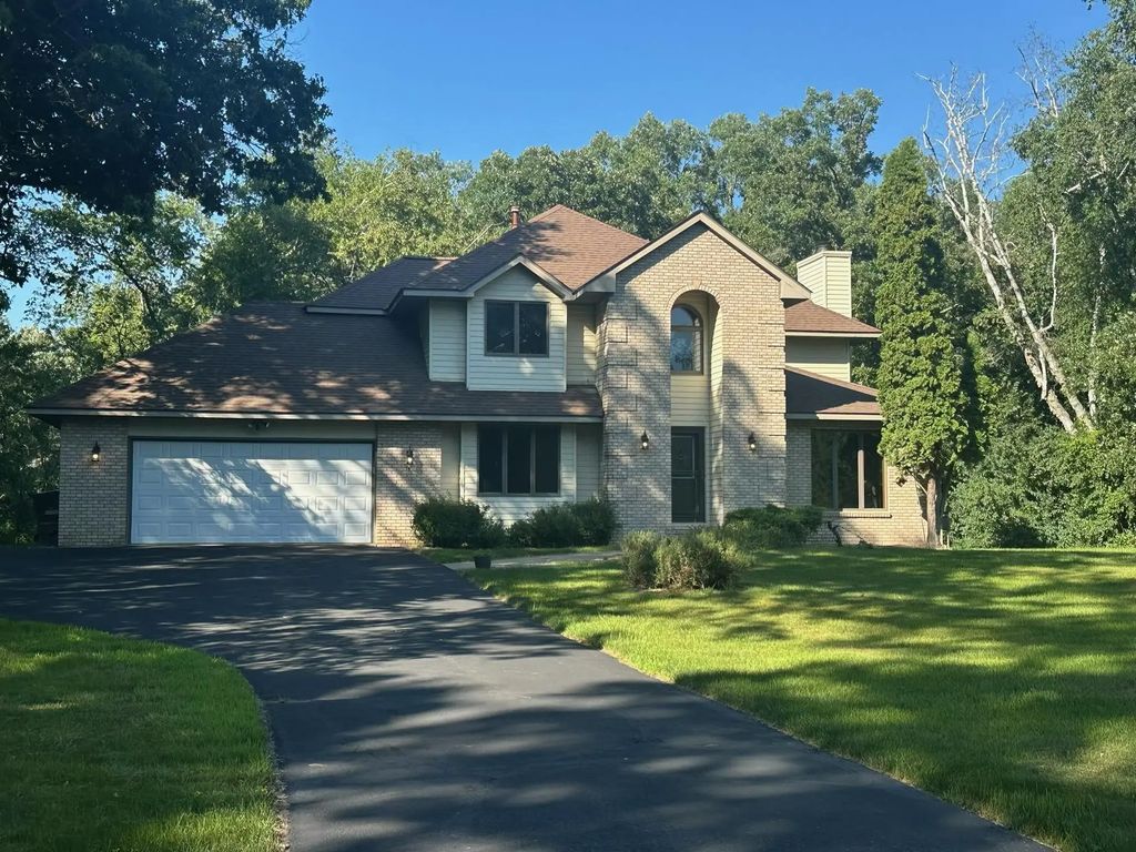 230 Plainview Drive, River Falls