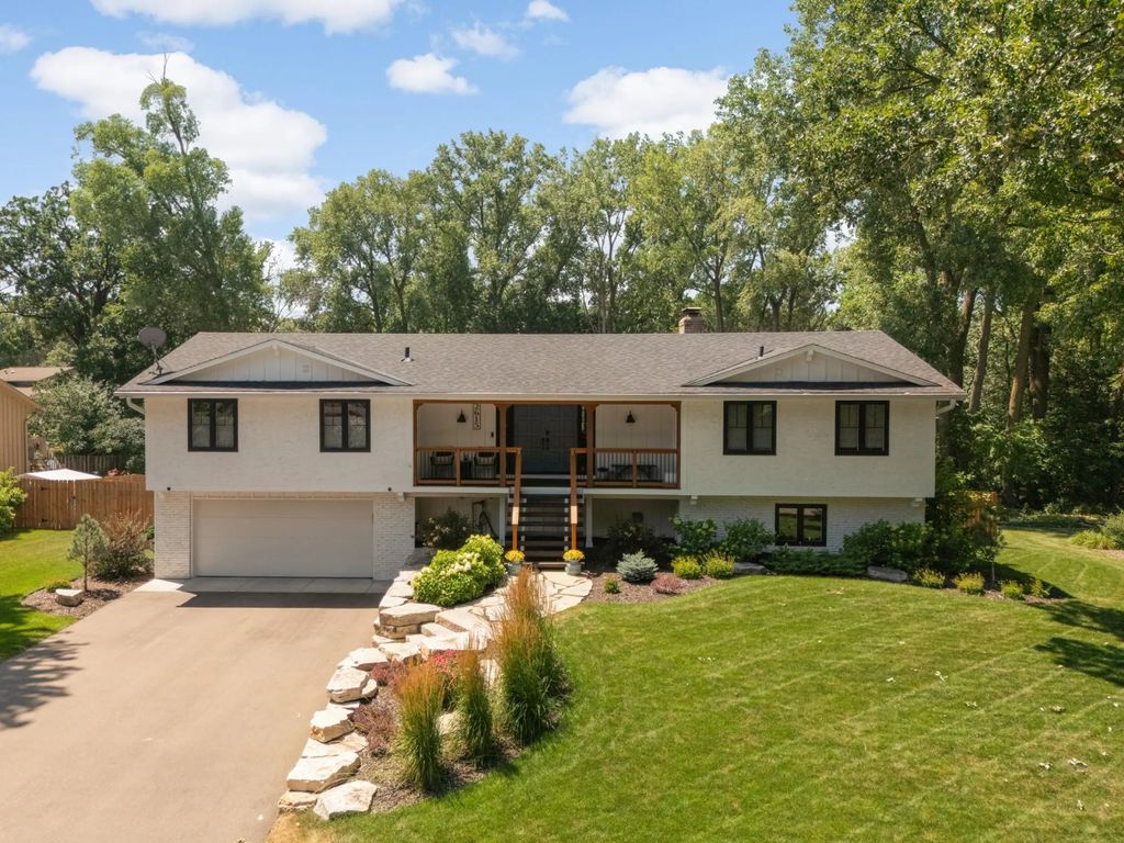 2615 Garland Lane N, Plymouth