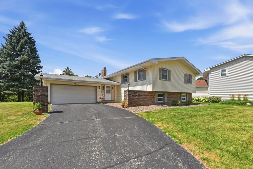 4636 Heritage Hills Drive, Bloomington