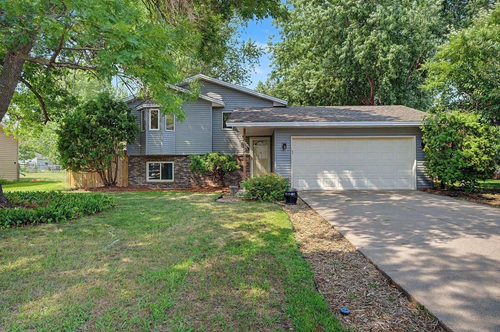 6124 114th Place N, Champlin
