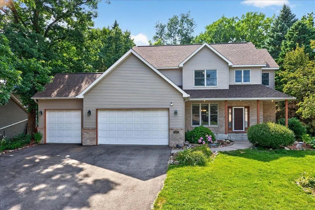 507 Dorland Road S, Maplewood