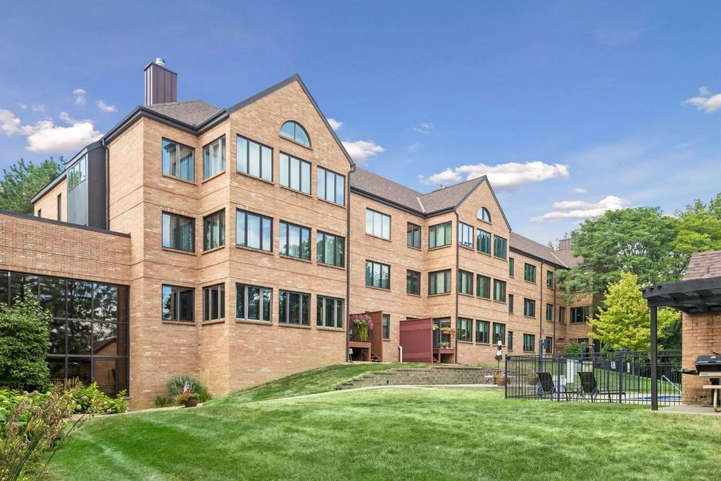 1830 Eagle Ridge Drive 2003, Mendota Heights