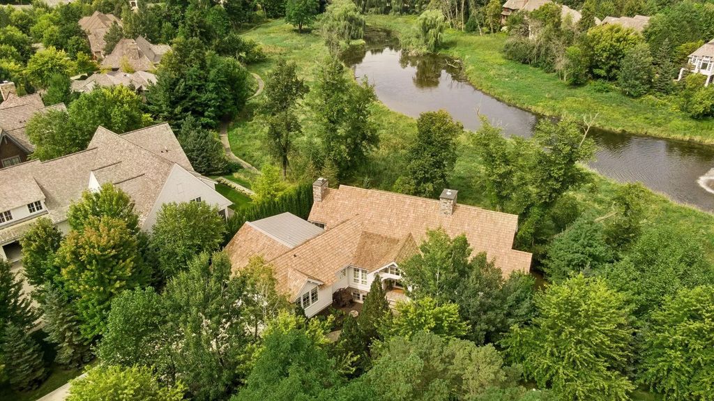 1625 Locust Hills Trail, Wayzata