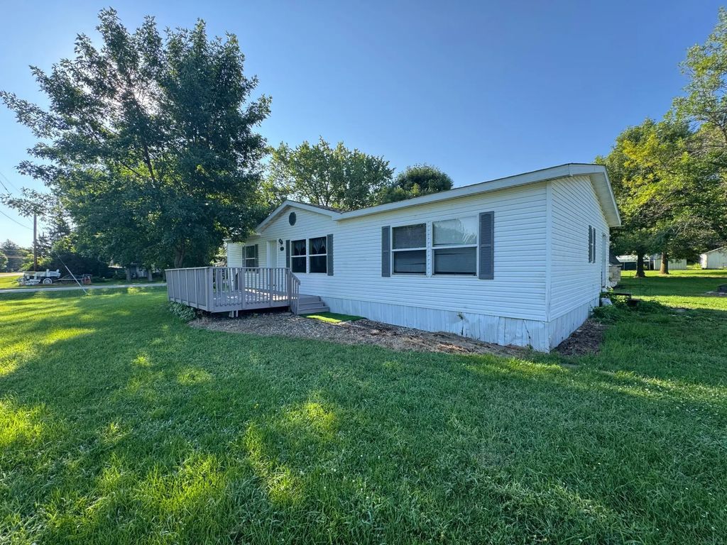6292 3rd Street, New Auburn