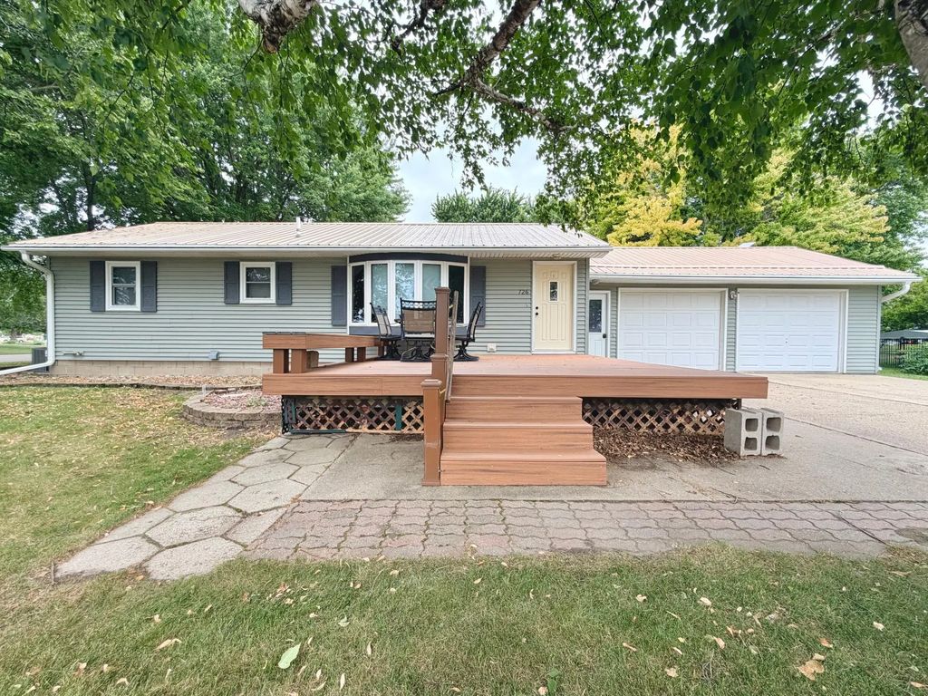 726 5th Avenue, Brewster