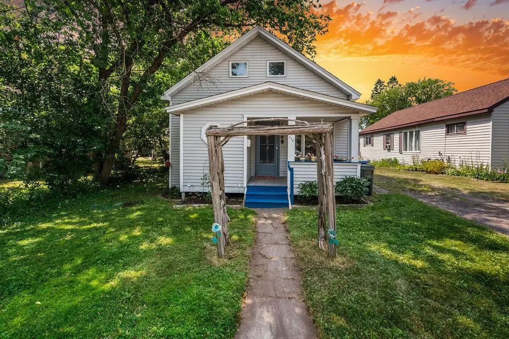415 8th Street, Cloquet