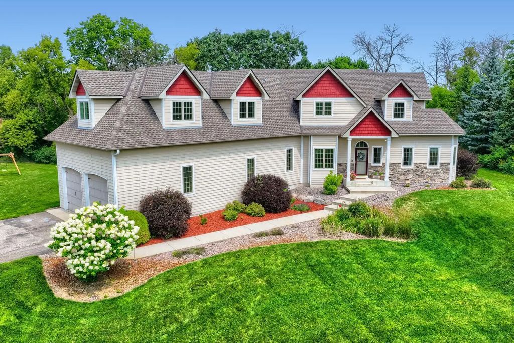 6502 Sunset Trail, Greenfield