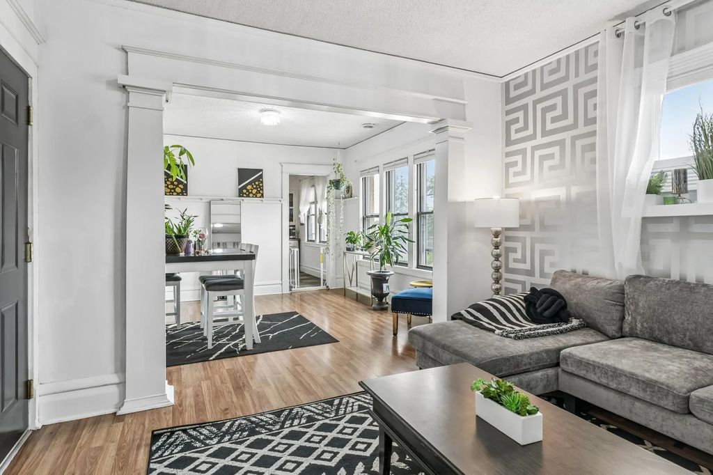 393 Geranium Avenue E, Saint Paul