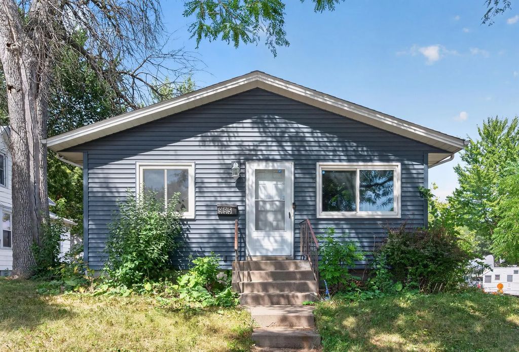 995 Rose Avenue E, Saint Paul