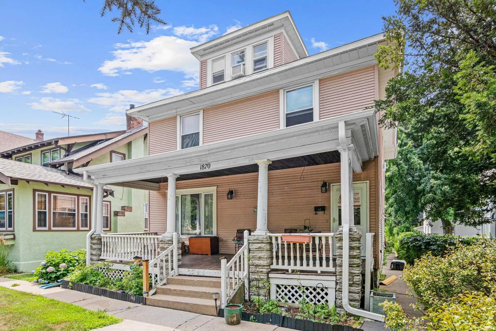 1870 Laurel Avenue, Saint Paul