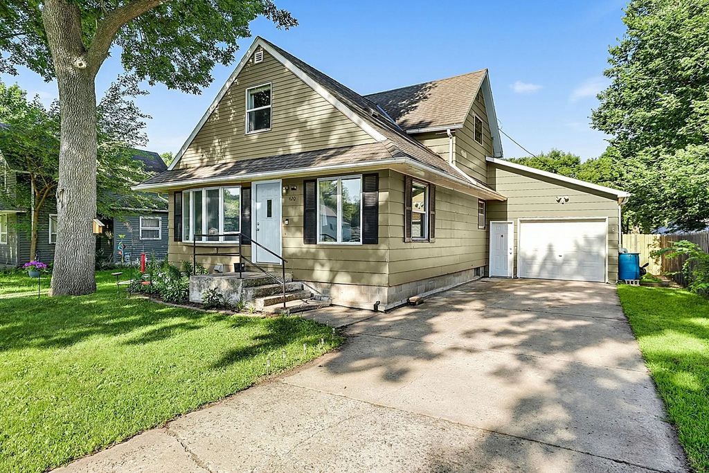 420 S 8th Street, Bird Island