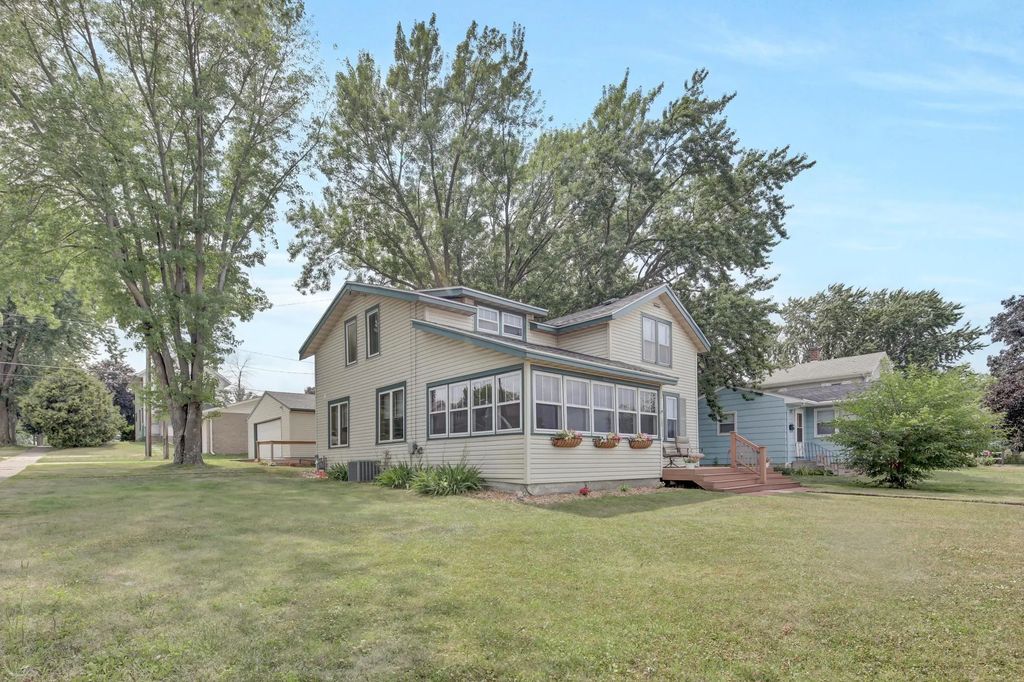 303 N Lakeshore Drive, Lake City