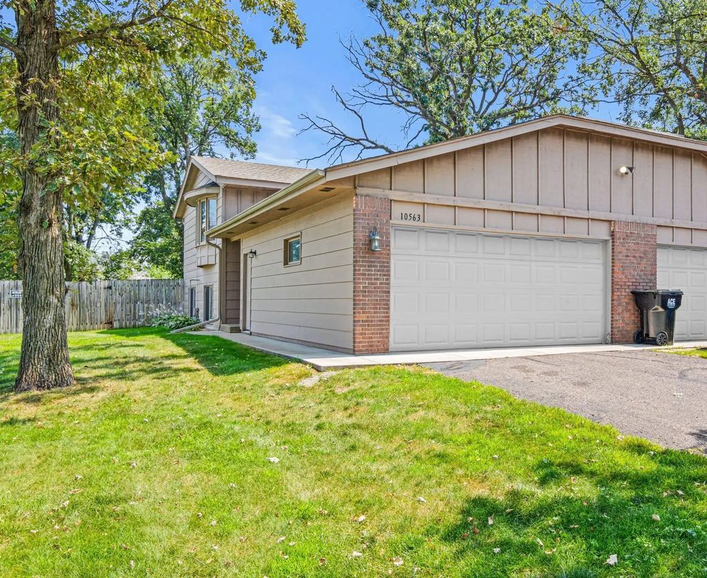 10563 Martin Street Nw, Coon Rapids