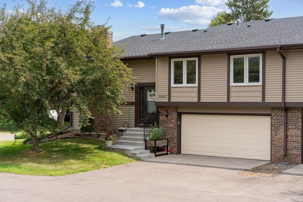 9257 Dartford Road, Woodbury