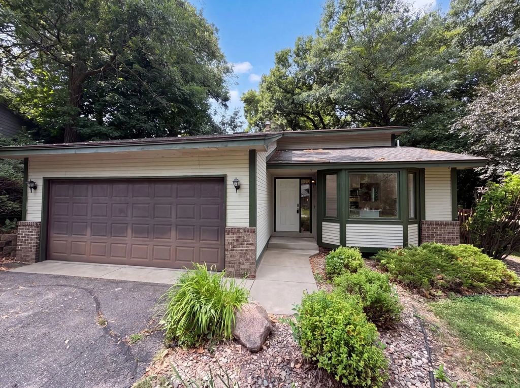 2601 Setter Circle, Mound