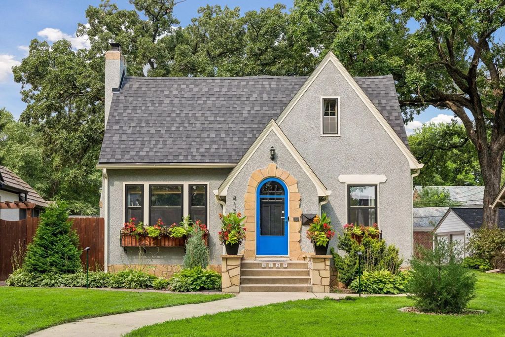 4127 Washburn Avenue N, Minneapolis