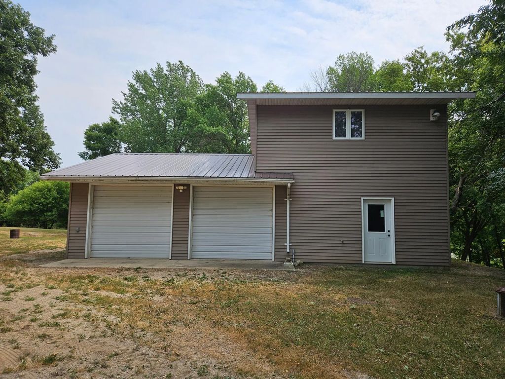 14542 260th Street S, Hawley
