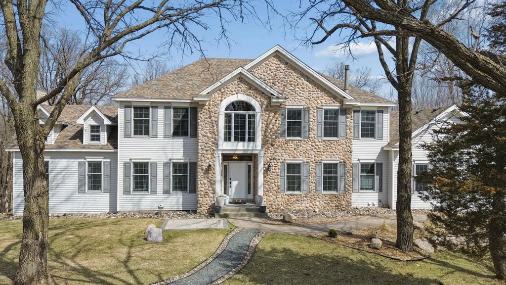 8781 Royal Court Nw, Anoka