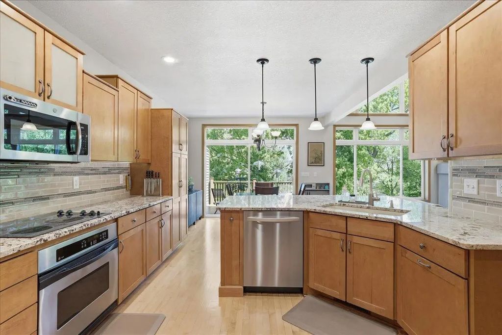 15595 Cherry Path, Rosemount