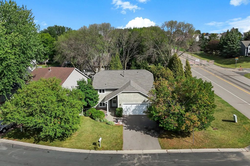 1235 Spring Hill Road, Waconia