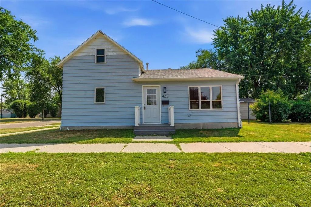 422 2nd Street N, Wahpeton
