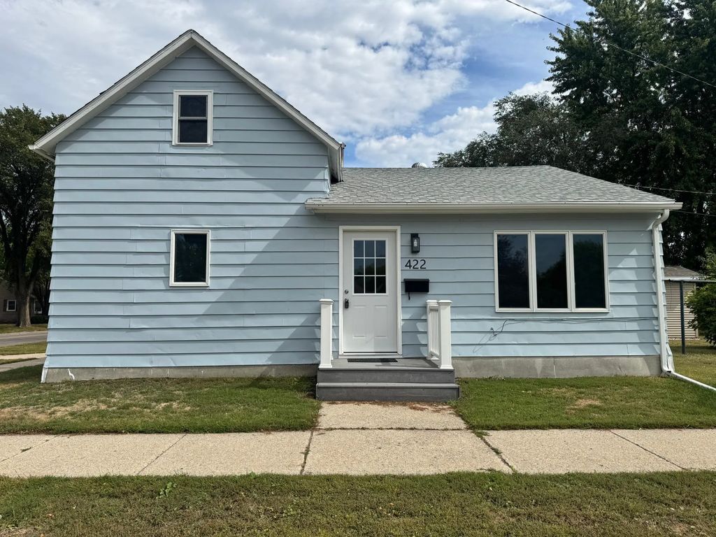 422 2nd Street N, Wahpeton