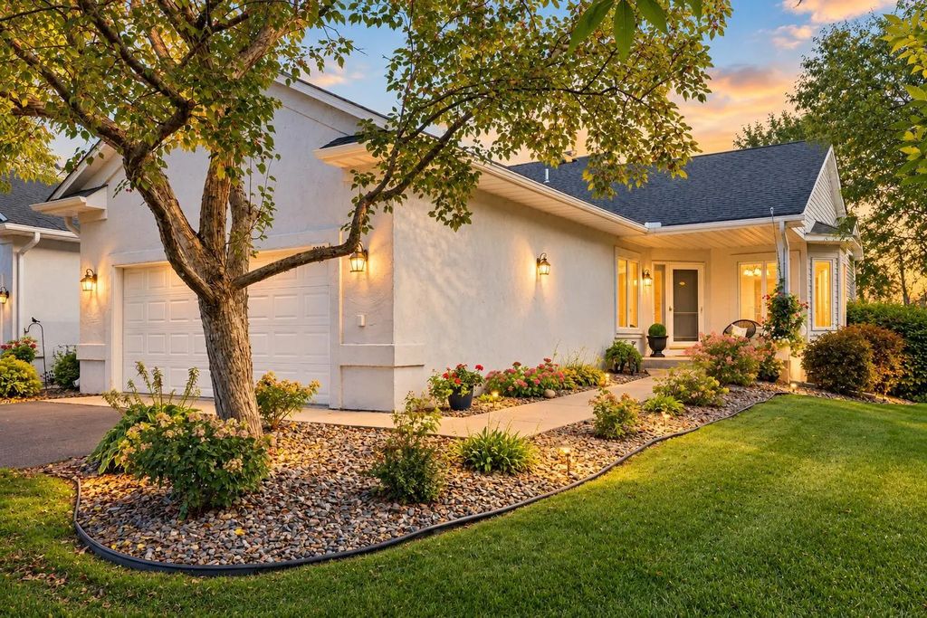 9296 Tewsbury Bend, Maple Grove