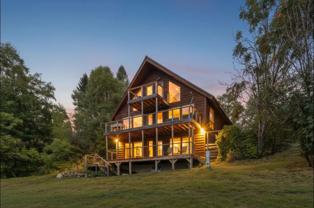 6176 Highway 61, Silver Bay