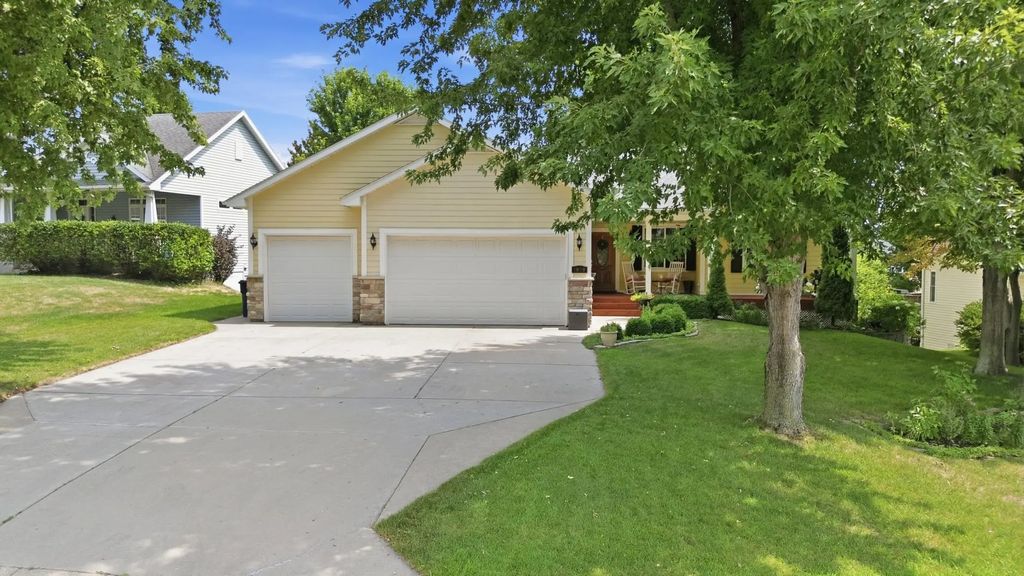 1809 Michigan Drive, Northfield