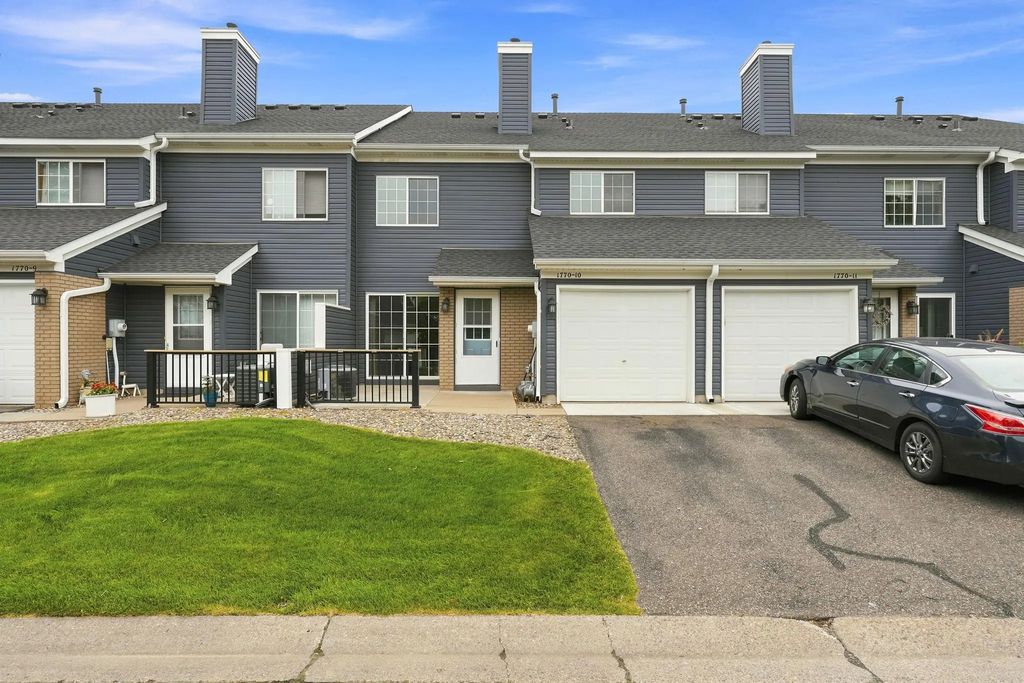1770 Donegal Drive 10, Woodbury