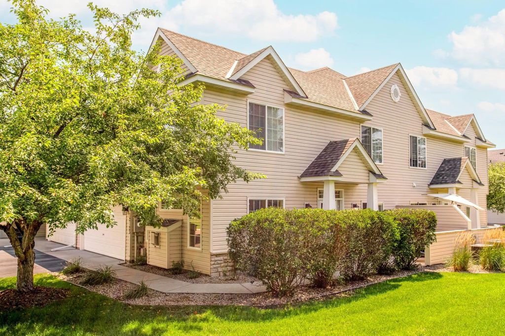 12123 Zealand Avenue N, Champlin