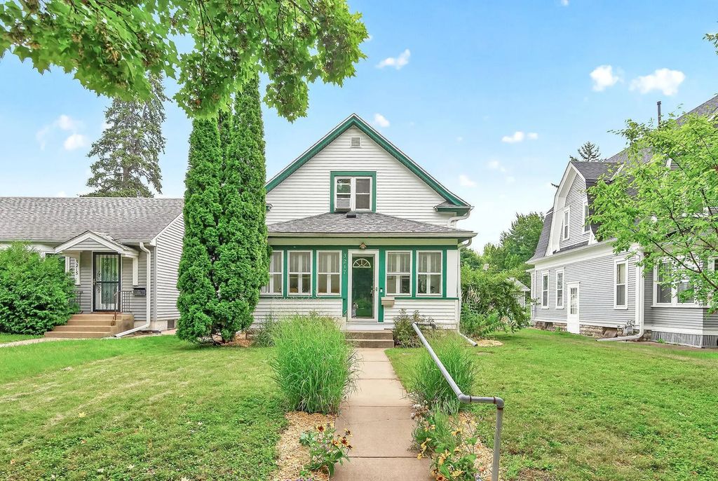 3217 30th Avenue S, Minneapolis