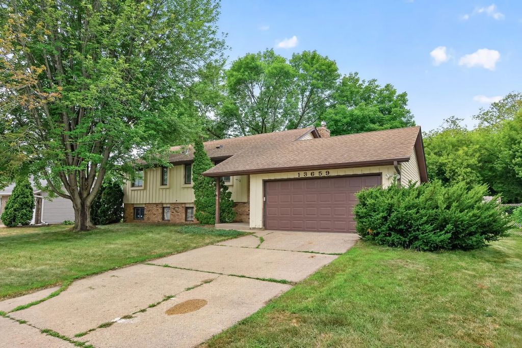 13659 Ferris Avenue, Apple Valley