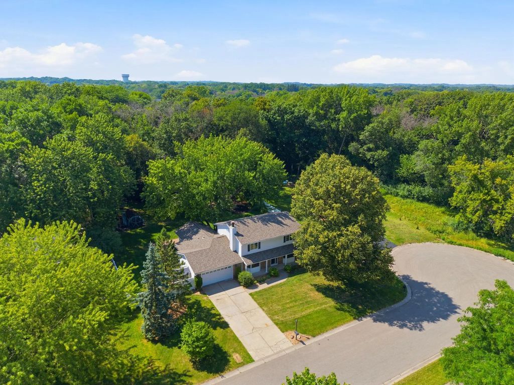 7610 Heritage Road, Eden Prairie