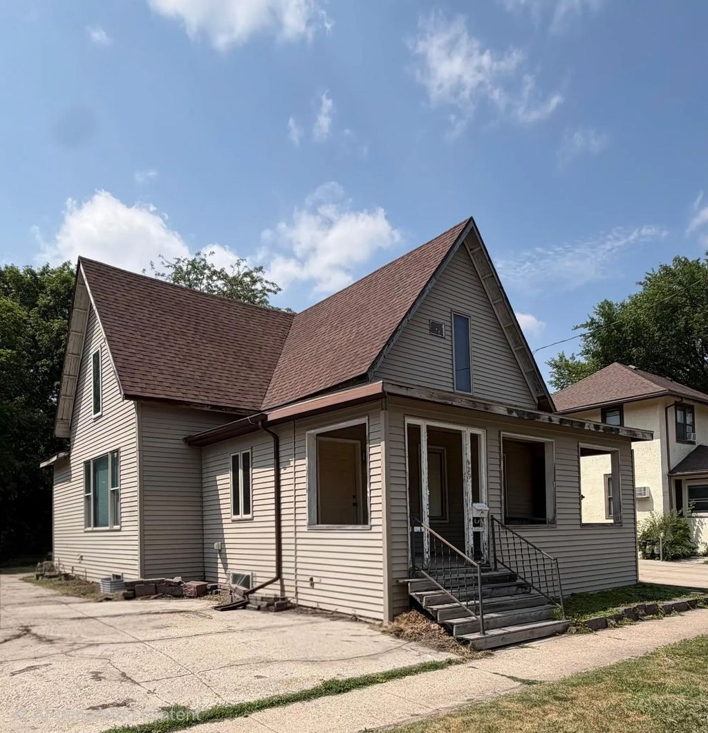 409 9th Street S, Fargo
