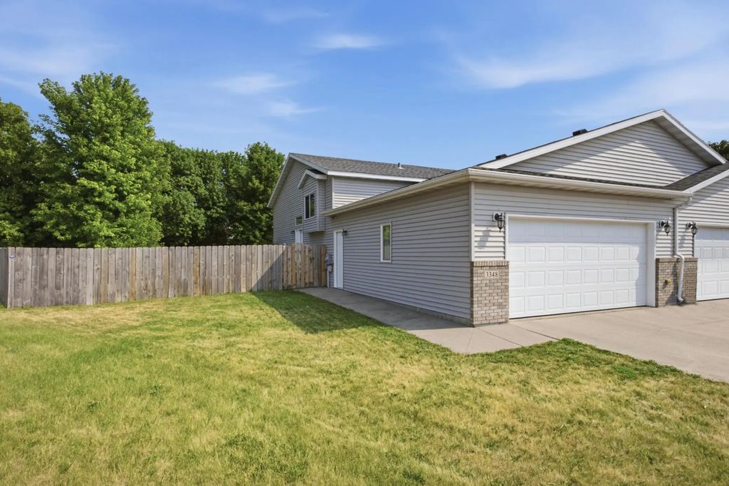 3348 10th Street S, Moorhead