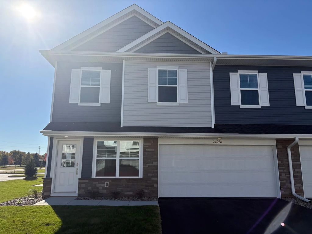 21648 Magnolia Way, Farmington