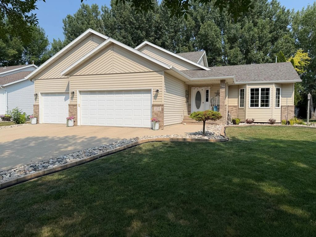 408 Clearview Court, Moorhead