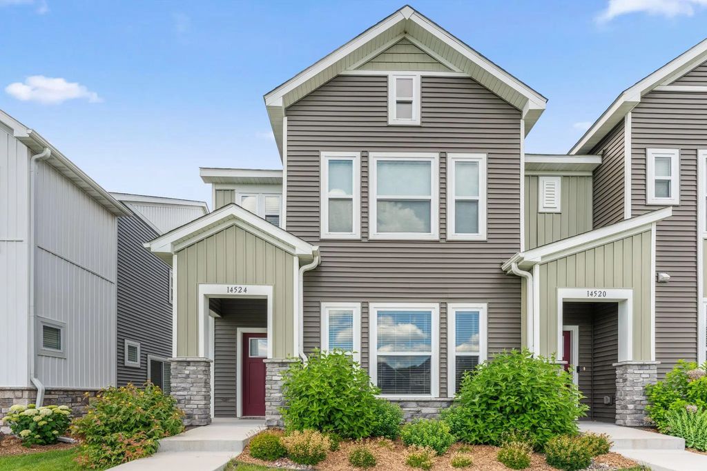 14524 Twin Lakes Circle, Burnsville