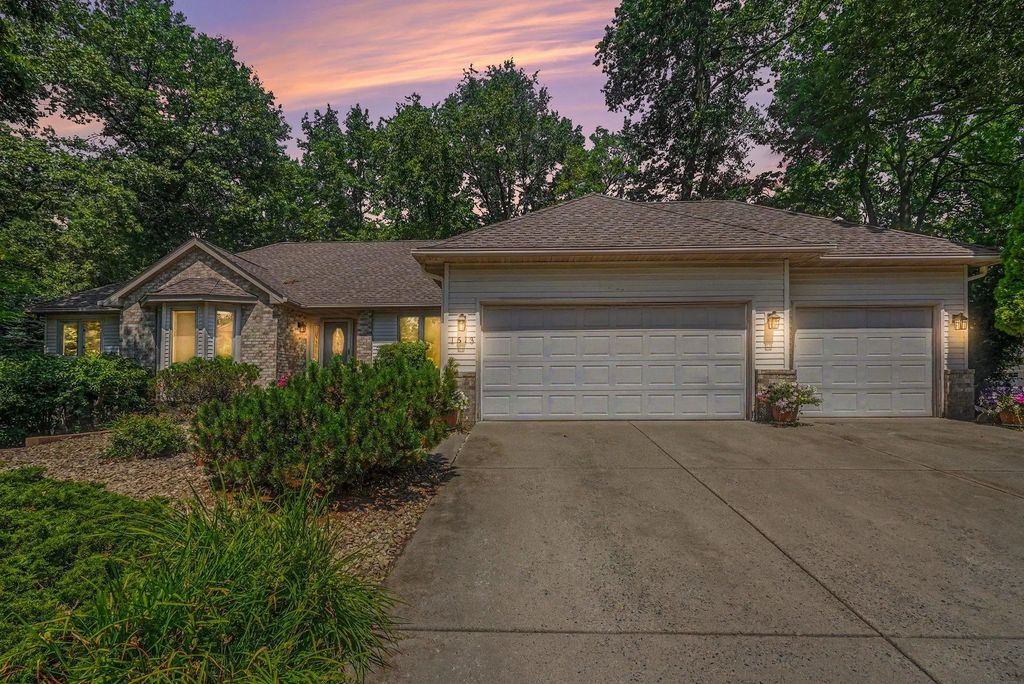 1513 Broken Oak Court, Lino Lakes