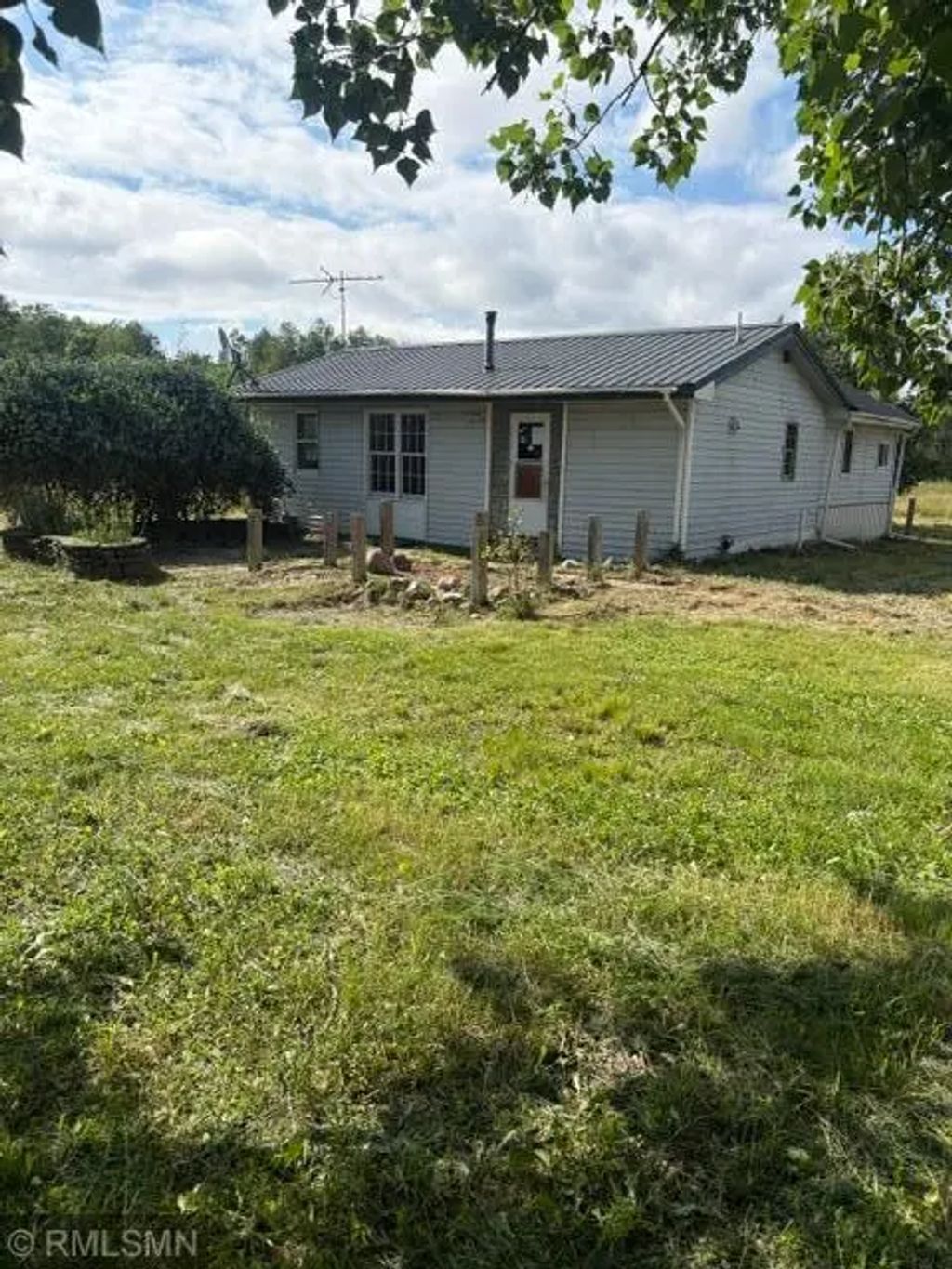 2964 Ivory Street, Mora